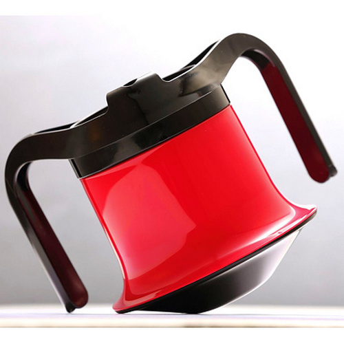 Hrnek ergonomický s pítkem