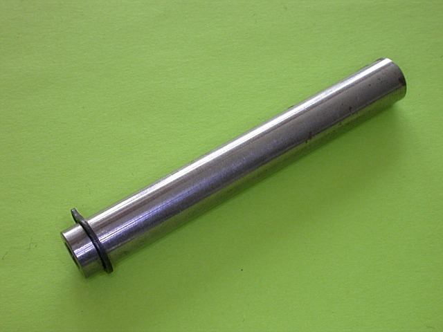 Kolík kratší pravostr.