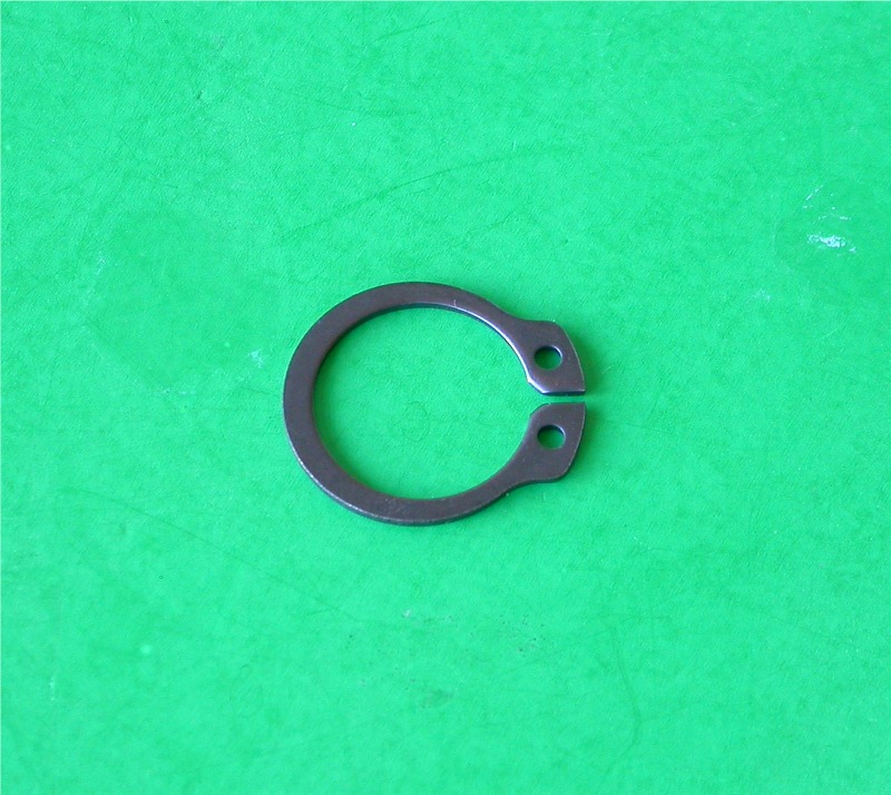 Kroužek pojistný P16