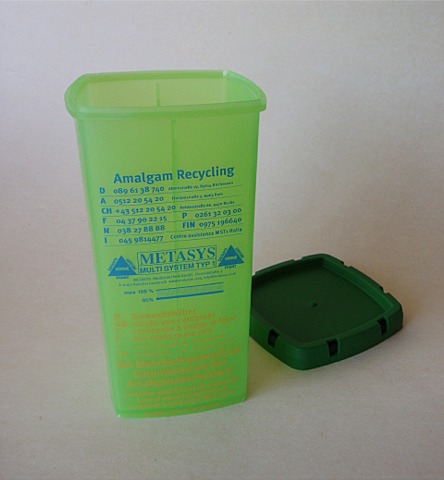 Nádobka sběrná s víčkem MST1