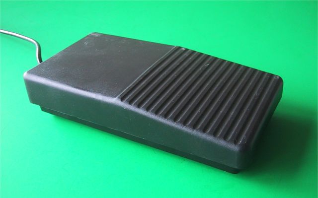 Nožní spínač SMILE