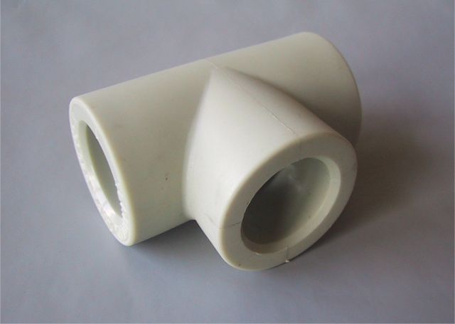 T-kus plast vnitř.pr.20