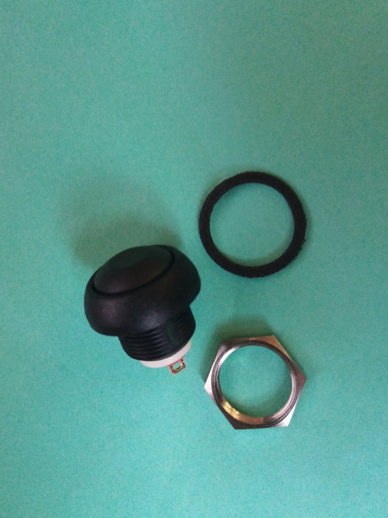 Tlačítko ISR3 SAD2 čierne