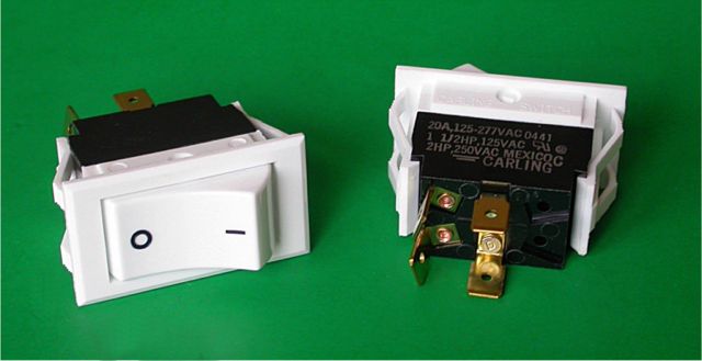 Vypínač 2-pólový 20A/250V